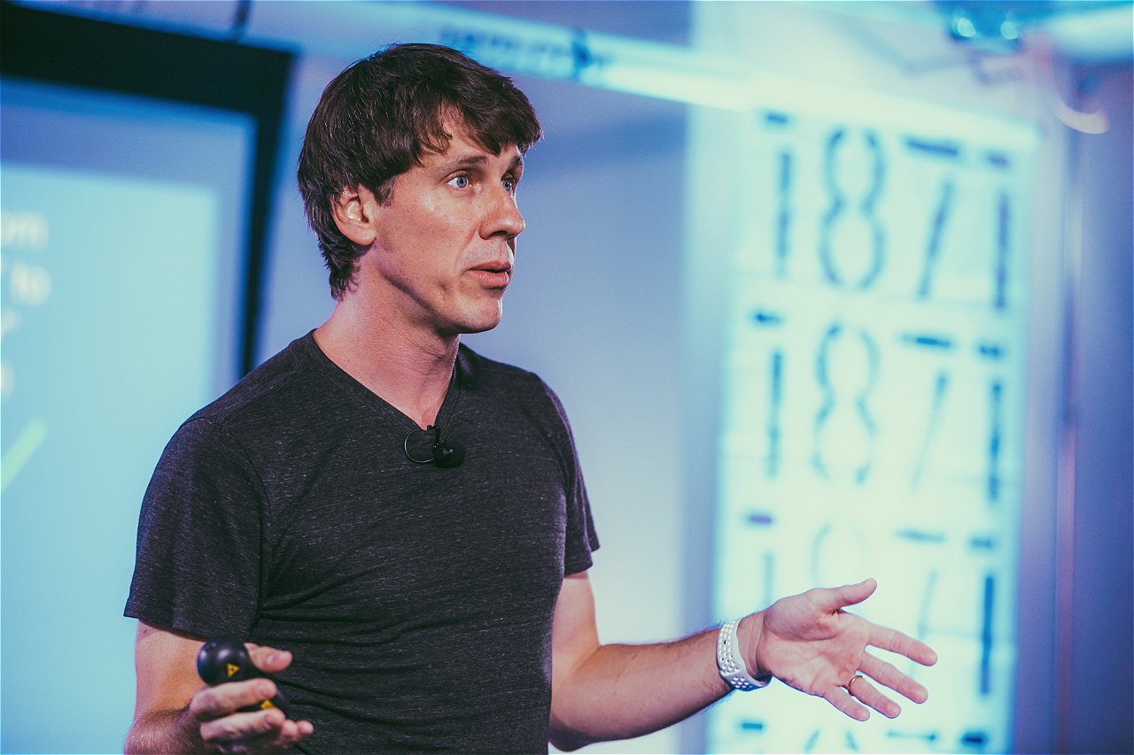 Foursquare Co-Founder Dennis Crowley Discusses Entrepreneurship And Transparency pic